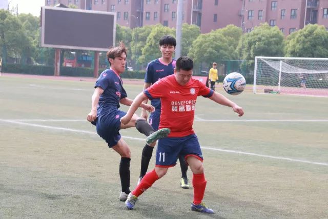 连丢四球！利物浦2-4遭利兹联逆转 维尔茨钱伯斯破门凯尔凯兹失误